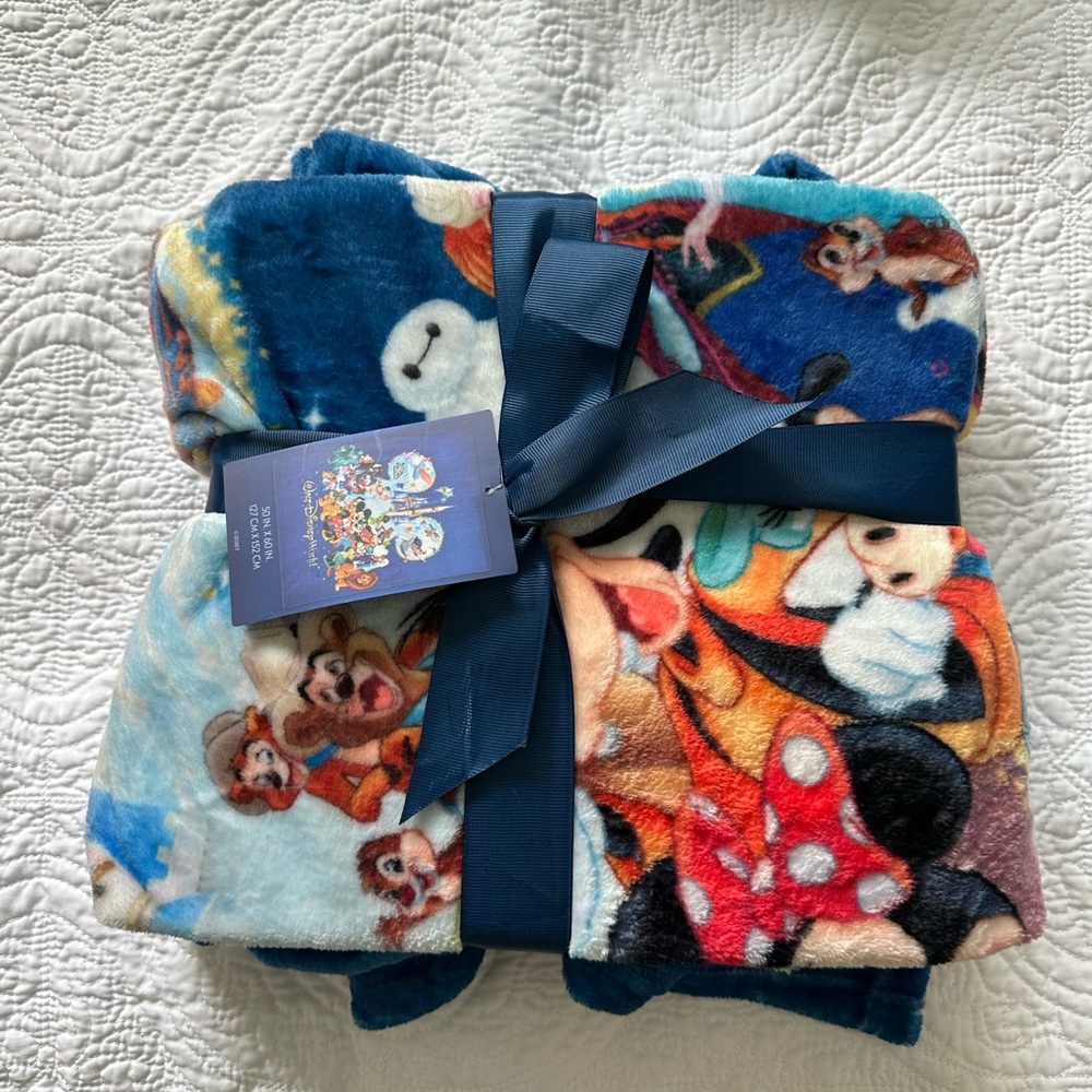NWT Walt Disney World Throw Blanket